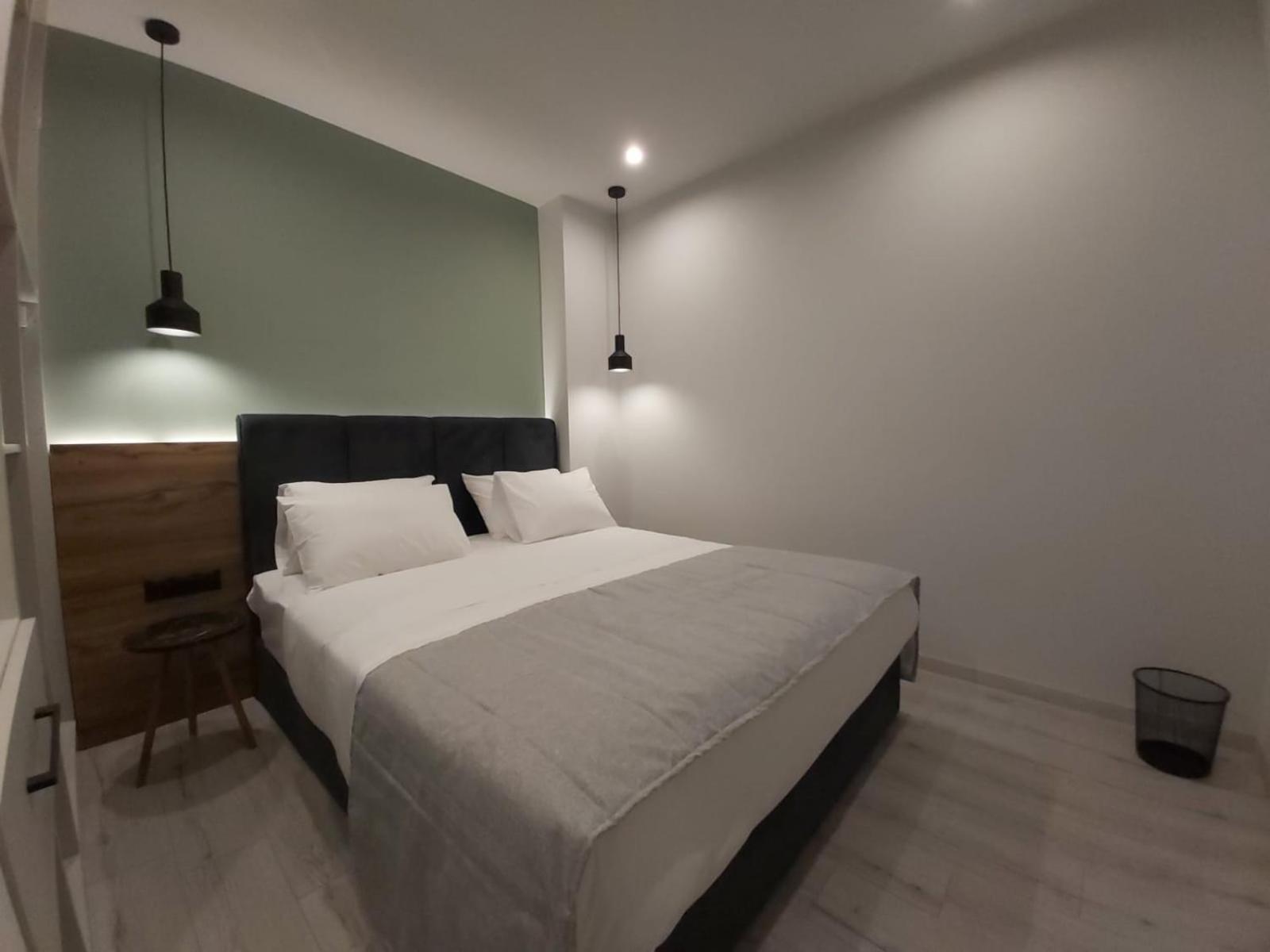Apartment Real Ermou 34
