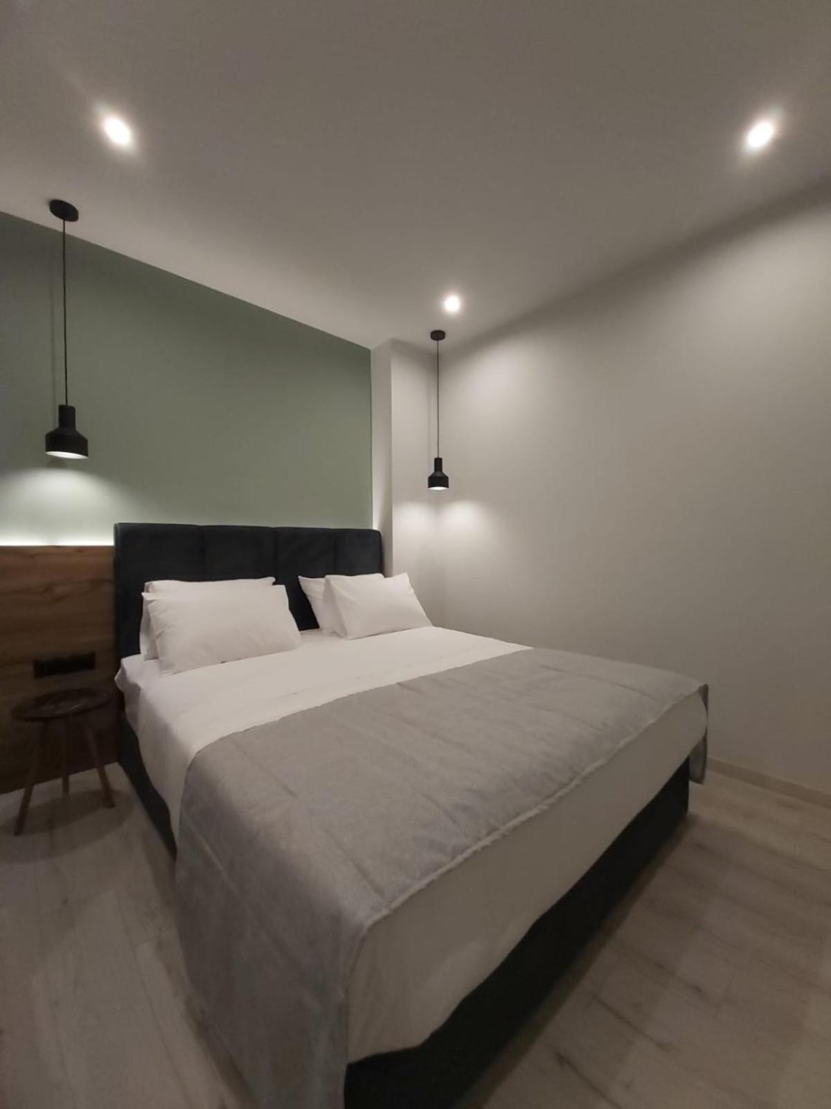 Apartment Real Ermou 34